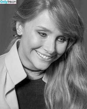 Bryce Dallas Howard / brycedhoward фото голая #0948
