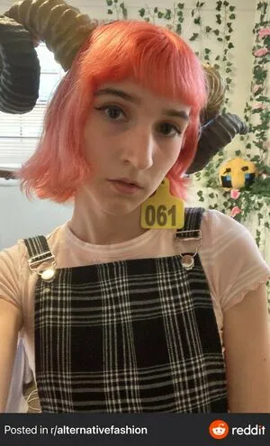 Bubblepinkelle / Allism Speaks фото голая #0001