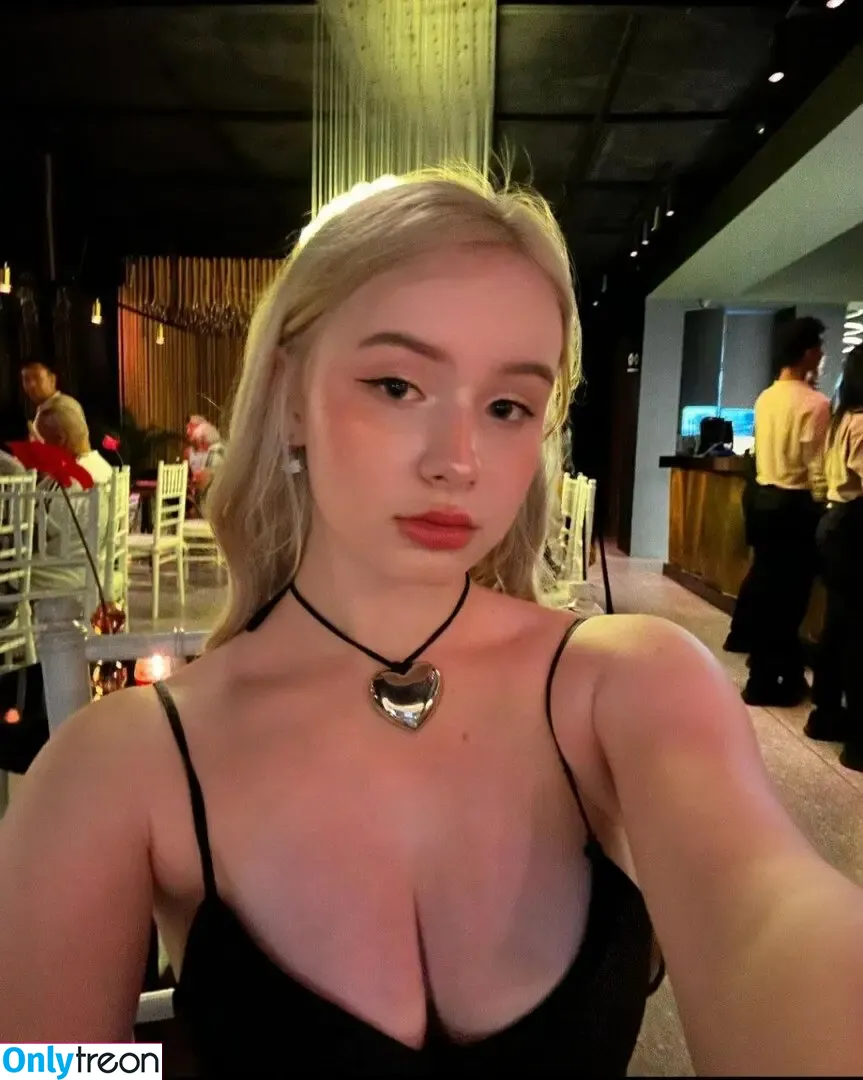 Bulebarbie_official nude photo #0029 (Dasha Gartman)