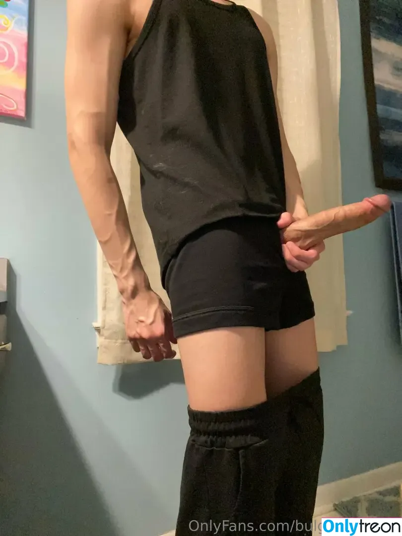 bulging_twunk голая photo #0007 (awkwardbulging)