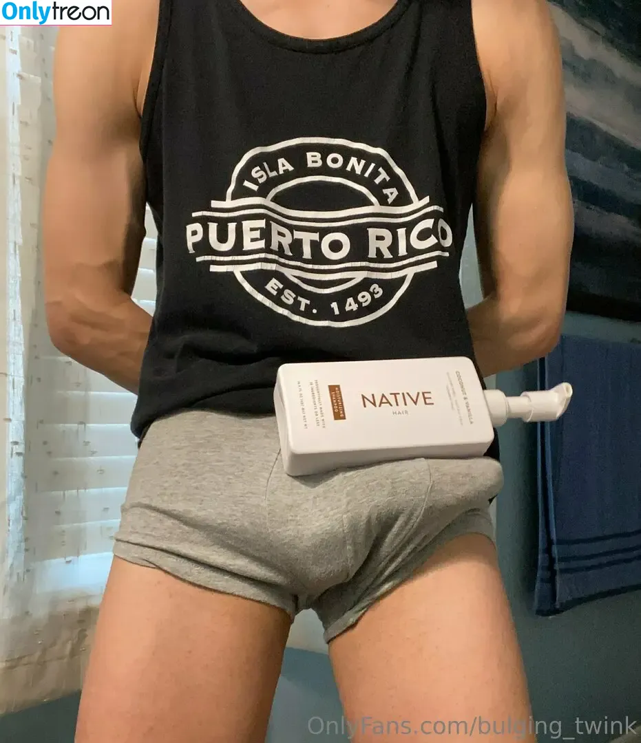 bulging_twunk голая photo #0020 (awkwardbulging)