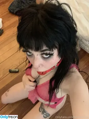 bunniegutzz / bunniiegutzz nude photo #0017