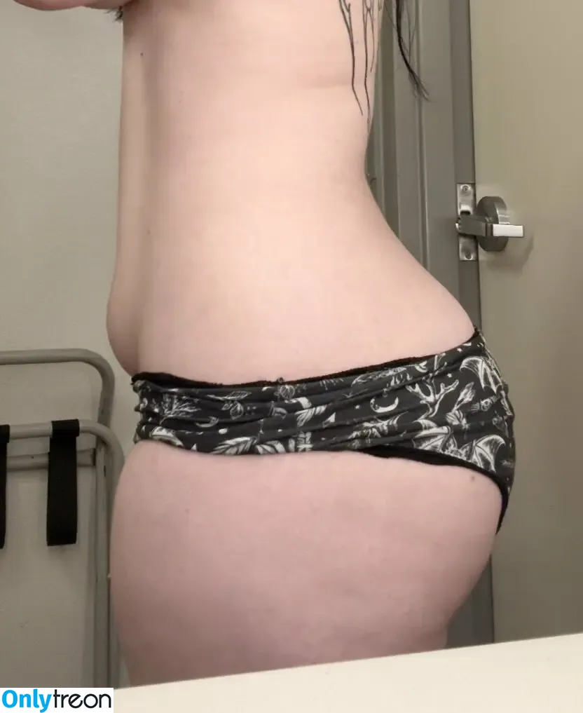 Bunnnibbi nude photo #0015 (Thicc Big Booty Goth / bunnibbi)