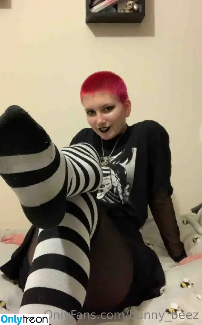 bunny_beez nude photo #0060 (bunny._.beez)