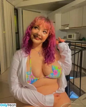 BunnyBiddies / MadsReynolds / breezybee nude photo #0001