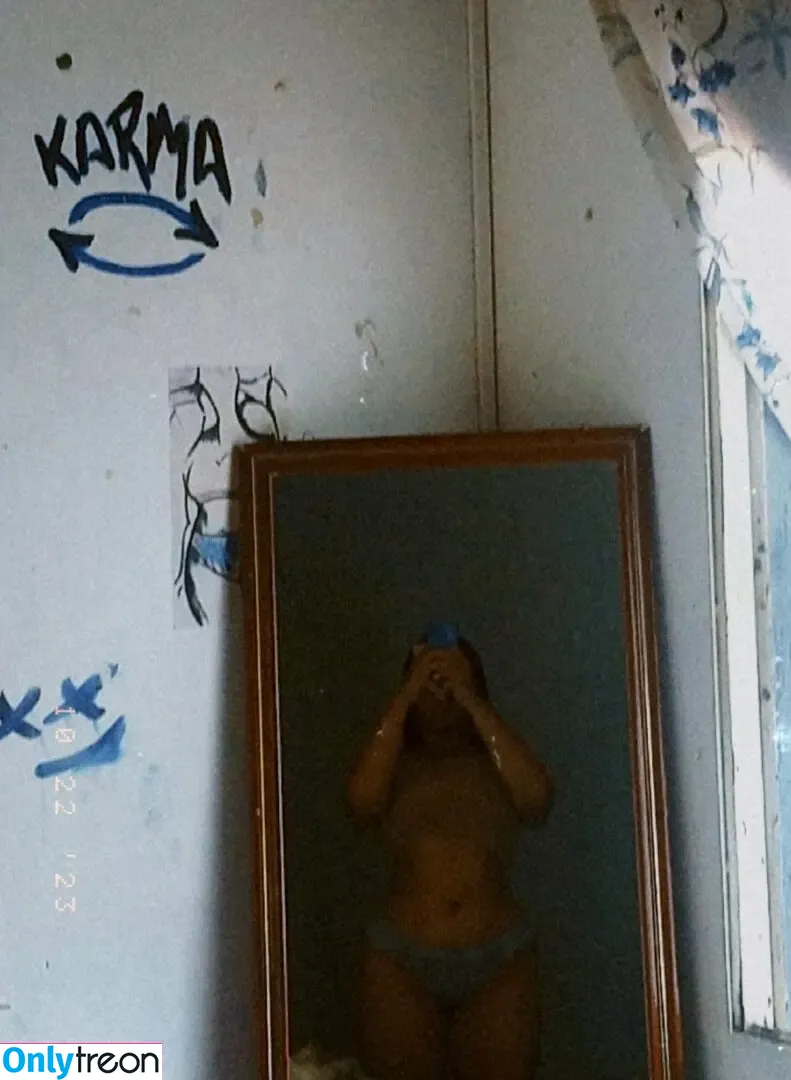 Bunnyoshida nude photo #0001 (bonniegodiva / klinkyoshida)