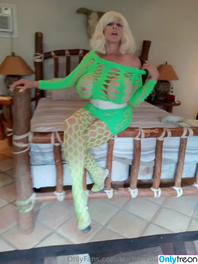 burbankbombershelly nude photo #0018 (burbankbombershelly)