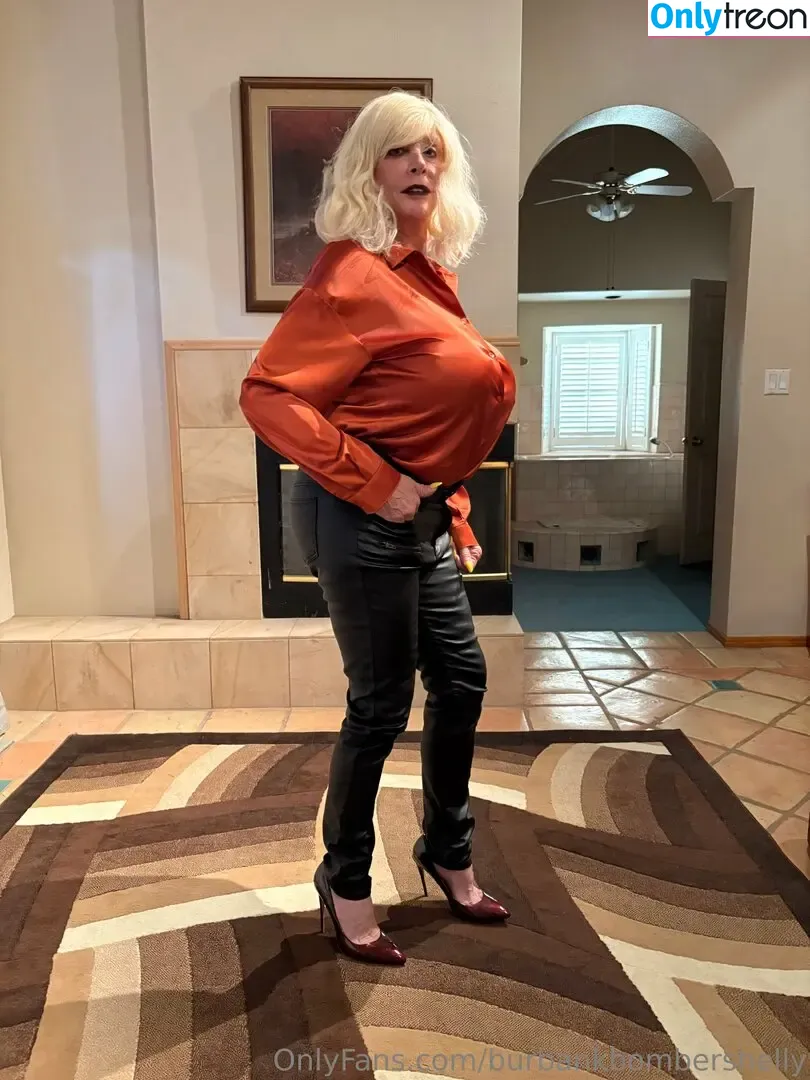 burbankbombershelly nude photo #0019 (burbankbombershelly)
