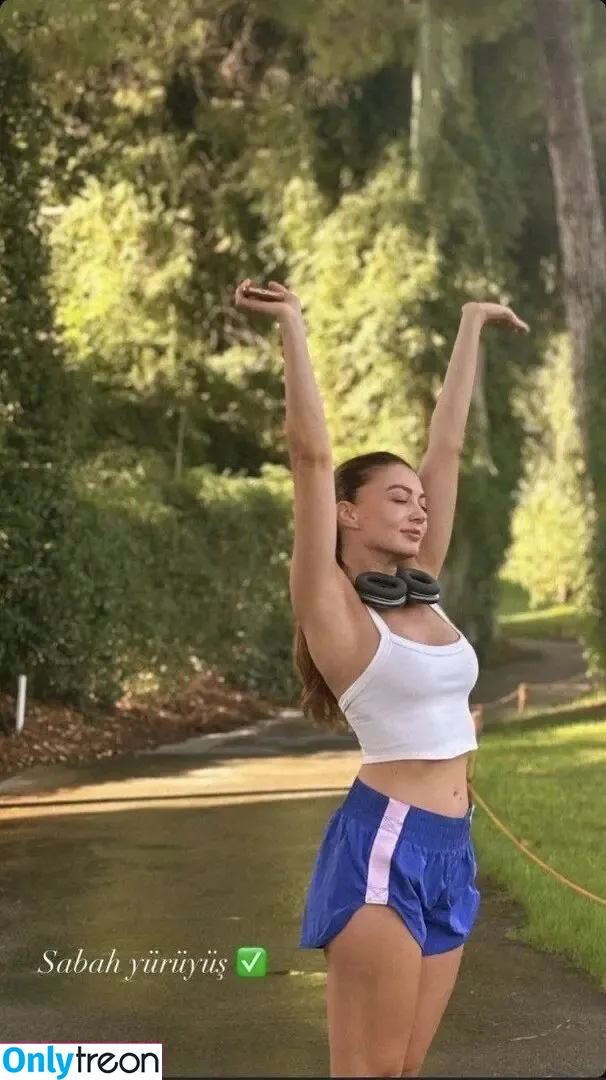 Burcu Özberk голая photo #0008 (Burcu Ozberk / burcuozberk)