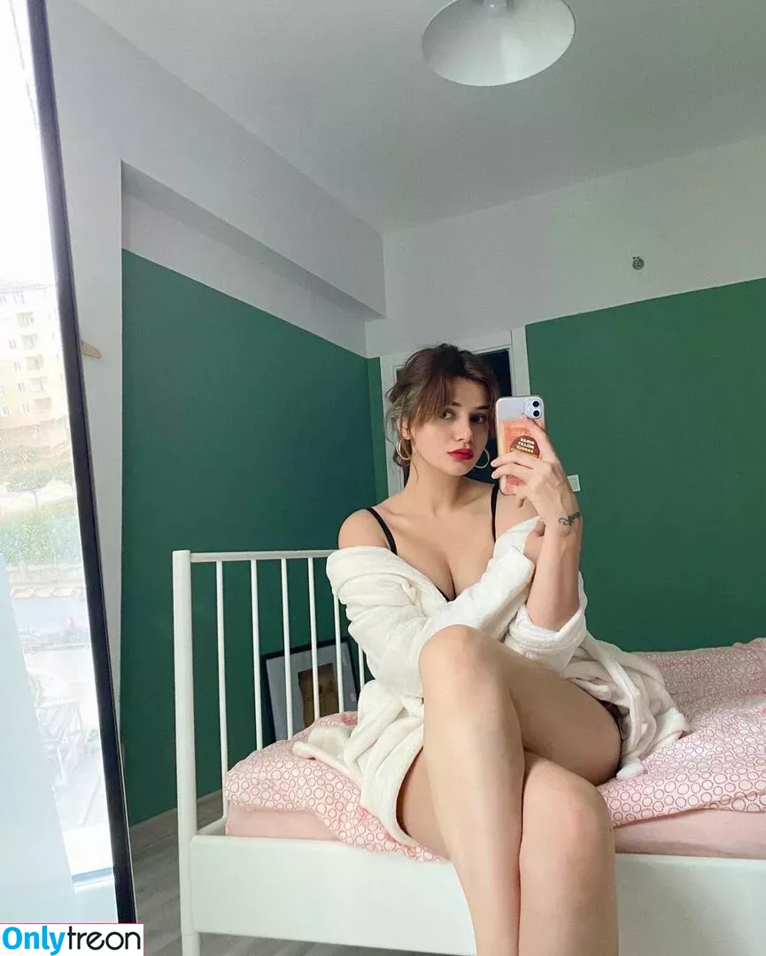 Buse Yılmaz nude photo #0020 (buseeylmaz97 / buseeylmz97)