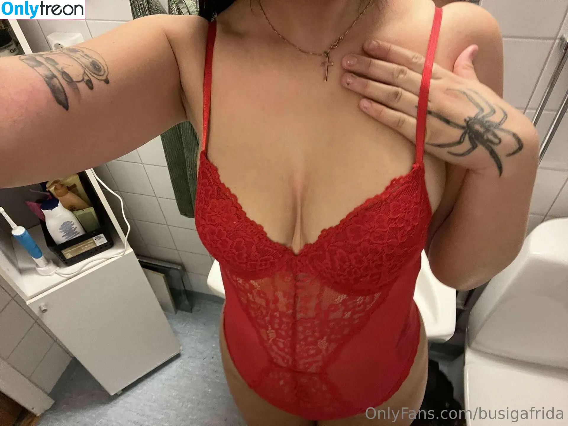 busigafrida nude photo #0018 (busigafrida)