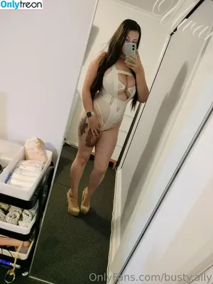 busty.ally / bustyalli3 nude photo #0042
