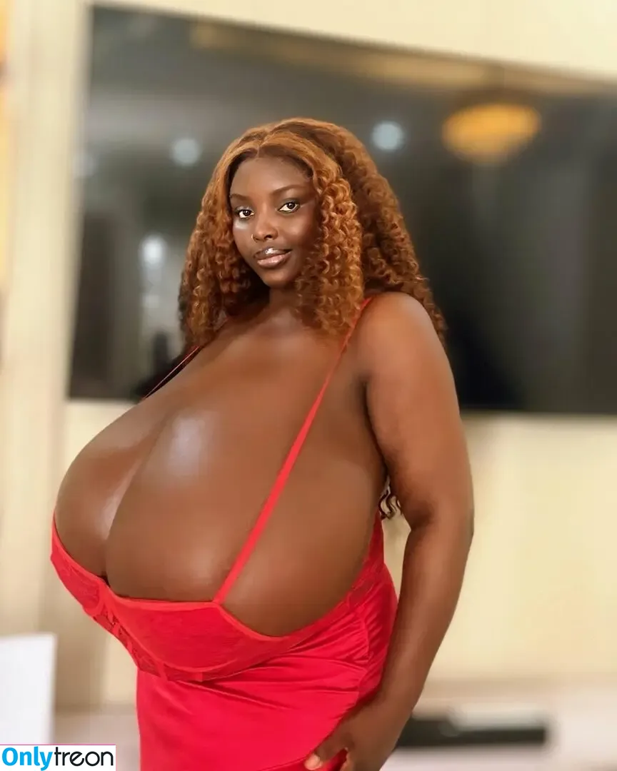 Busty Vivian голая photo #0094 (official_busty_vivian)