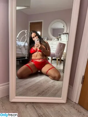 bustylottie / boostedlottie / britishbrunettemilf / britishlottie / hottielottie3 nude photo #0110
