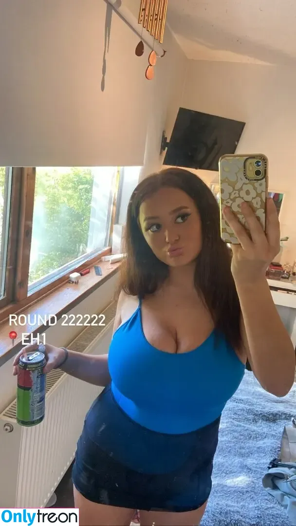 BustyMia E голая photo #0006 (bustyema_official / curvywomanlover)
