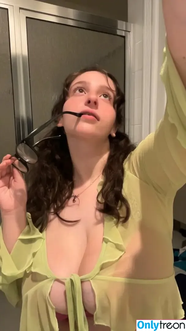 BustyMor N nude photo #0034 (bustyamore / gorgeous_n_busty)