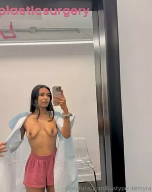 bustypetitemyra / Myra / petite.myra nude photo #0116