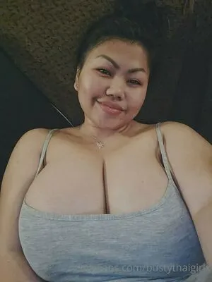 bustythaigirlx / bustythaigirlxx фото голая #0062