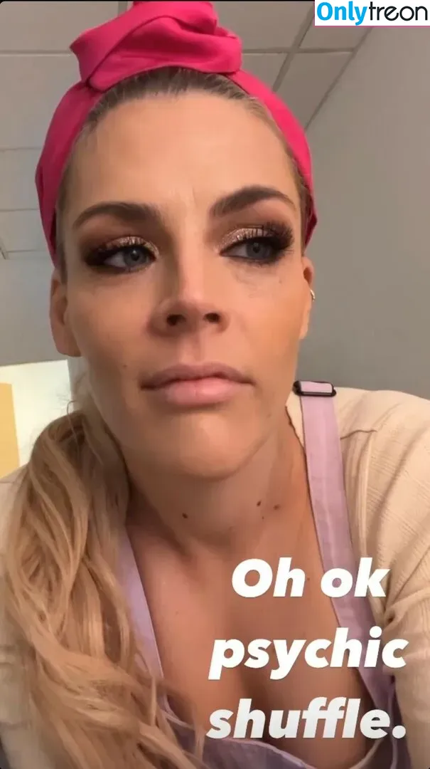 Busy Phillips голая photo #0037 (busyphilipps)