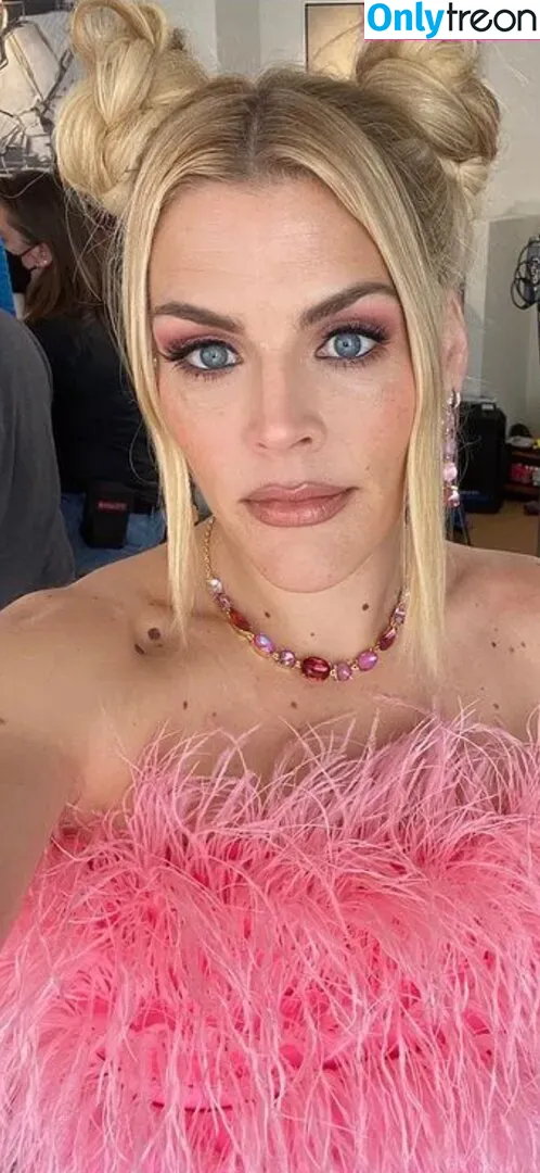 Busy Phillips голая photo #0088 (busyphilipps)