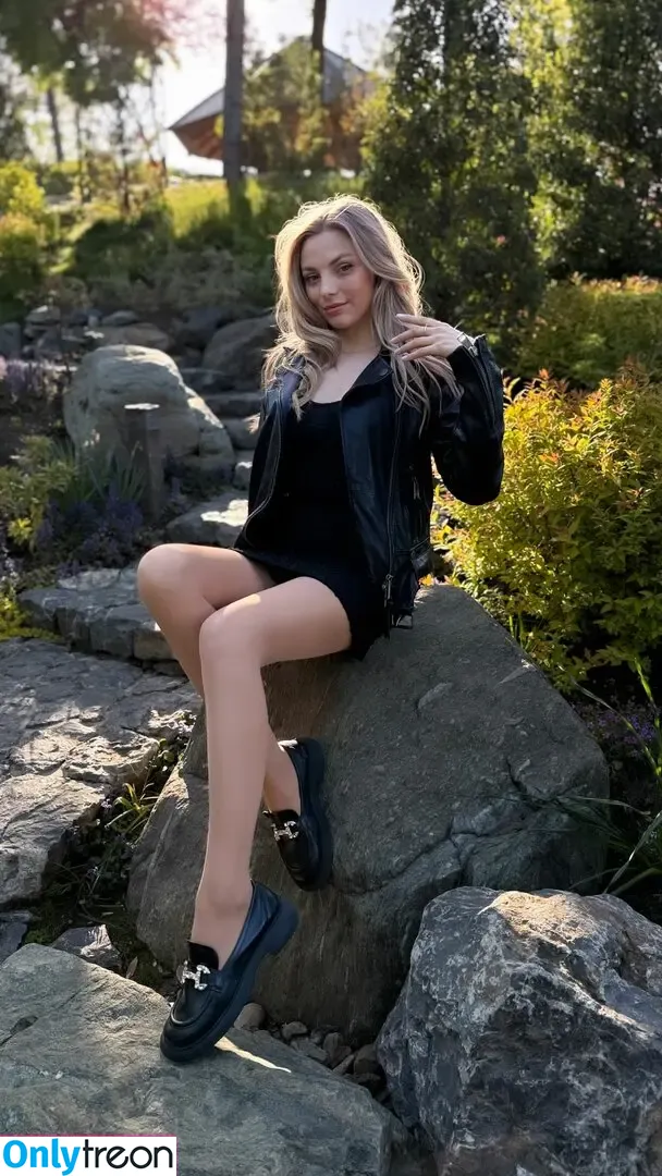 busya18plus nude photo #0820 (busya18)