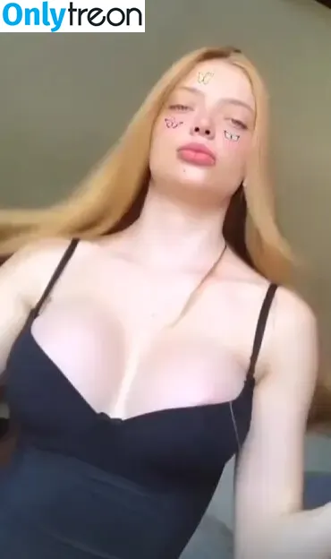 Caaengel nude photo #0004 (aaangel.bby)