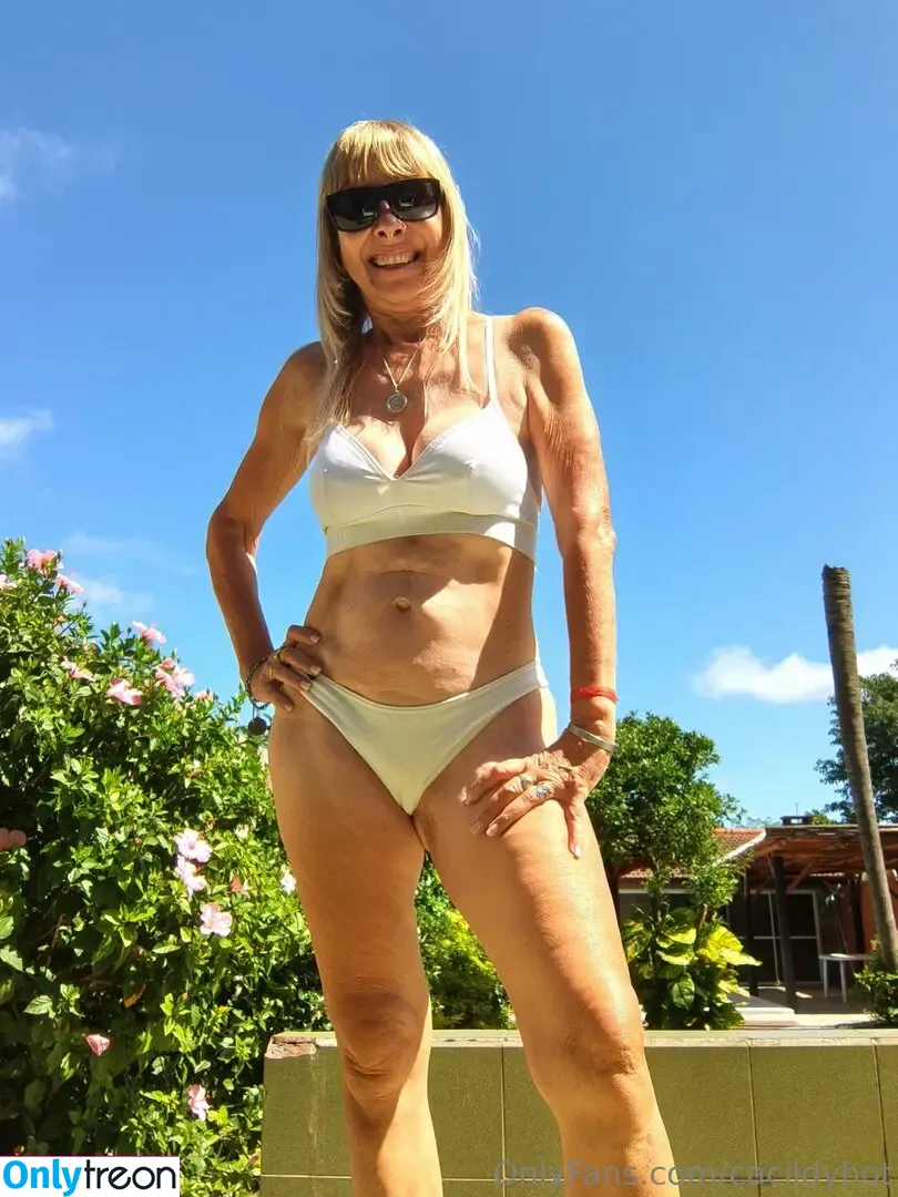 cacildyhot nude photo #0060 (plottwistcacie)