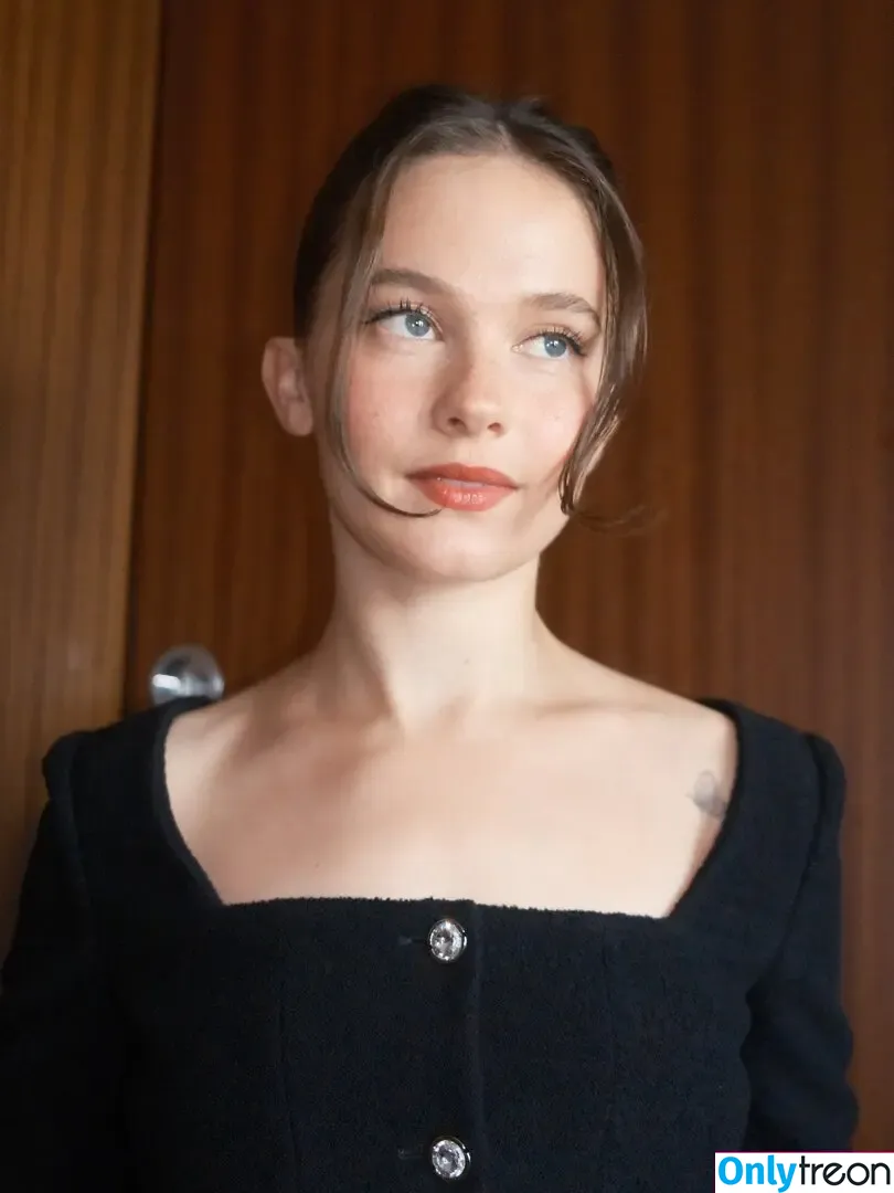 Cailee Spaeny голая photo #0742 (caileespaeny)