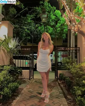 caitlin.betterly / caitlin.mayx nude photo #0003