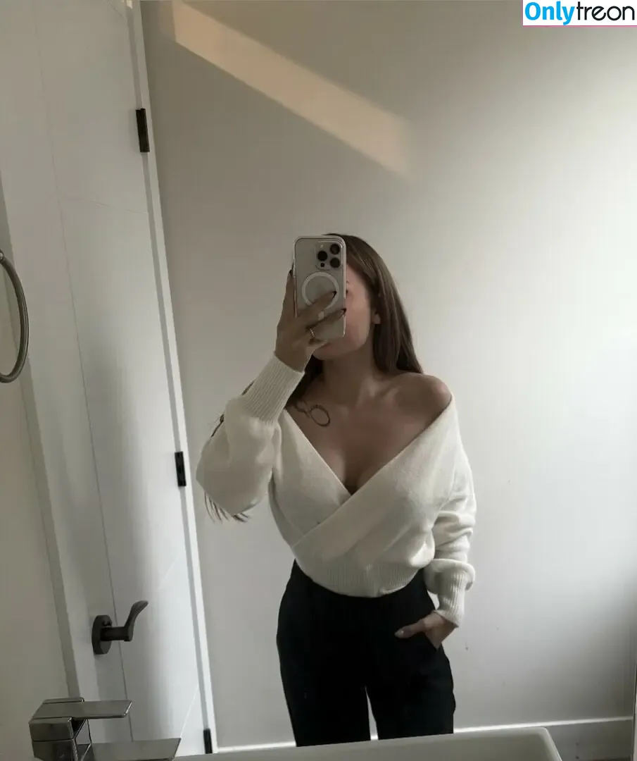 Caitlin Fladager nude photo #0007 (caitlinfladager)