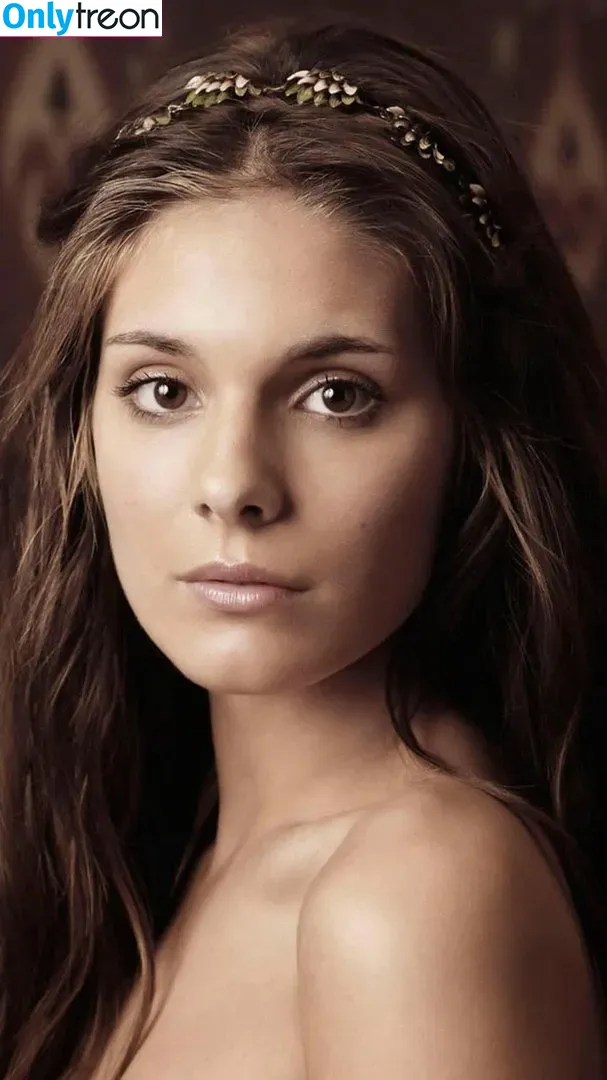 Caitlin Stasey nude photo #0011 (caitlinstasey)