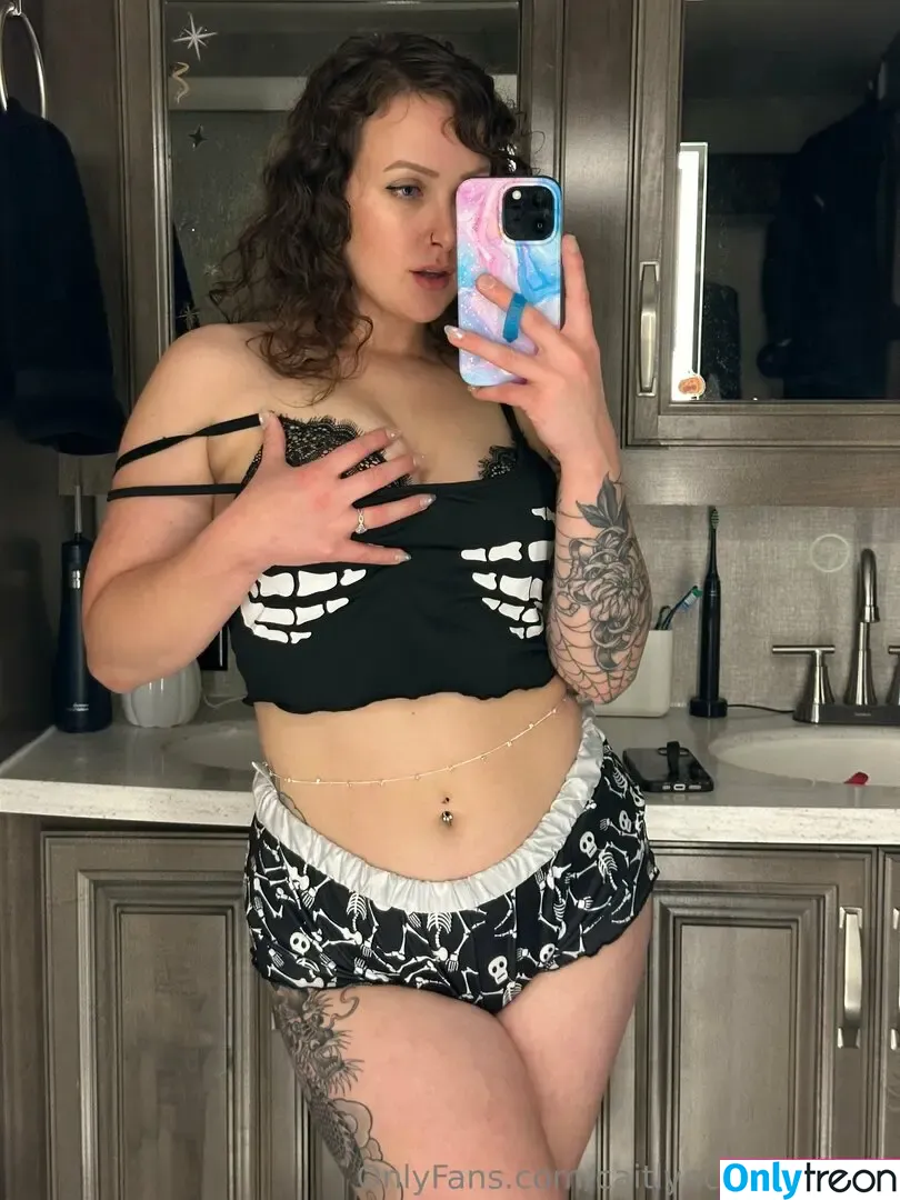 caitlyncatalinafree nude photo #0026 (girlnamedcaitlin)