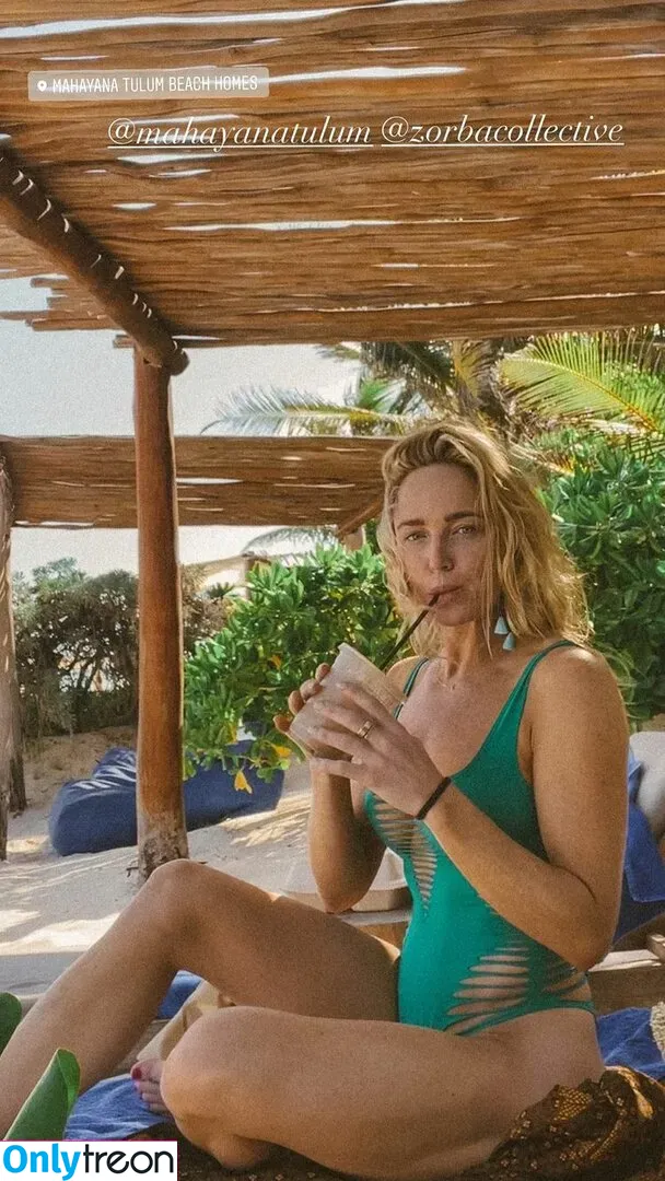 Caity Lotz голая photo #0181 (caitylotz)