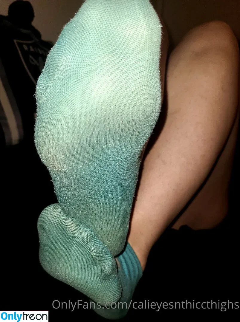 calieyesnthiccthighs nude photo #0015 (ikitchie)