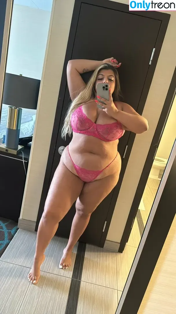 Calista Diamandis nude photo #0014 (GreekGoddess6ix / curvy.calista / greekgoddess416)