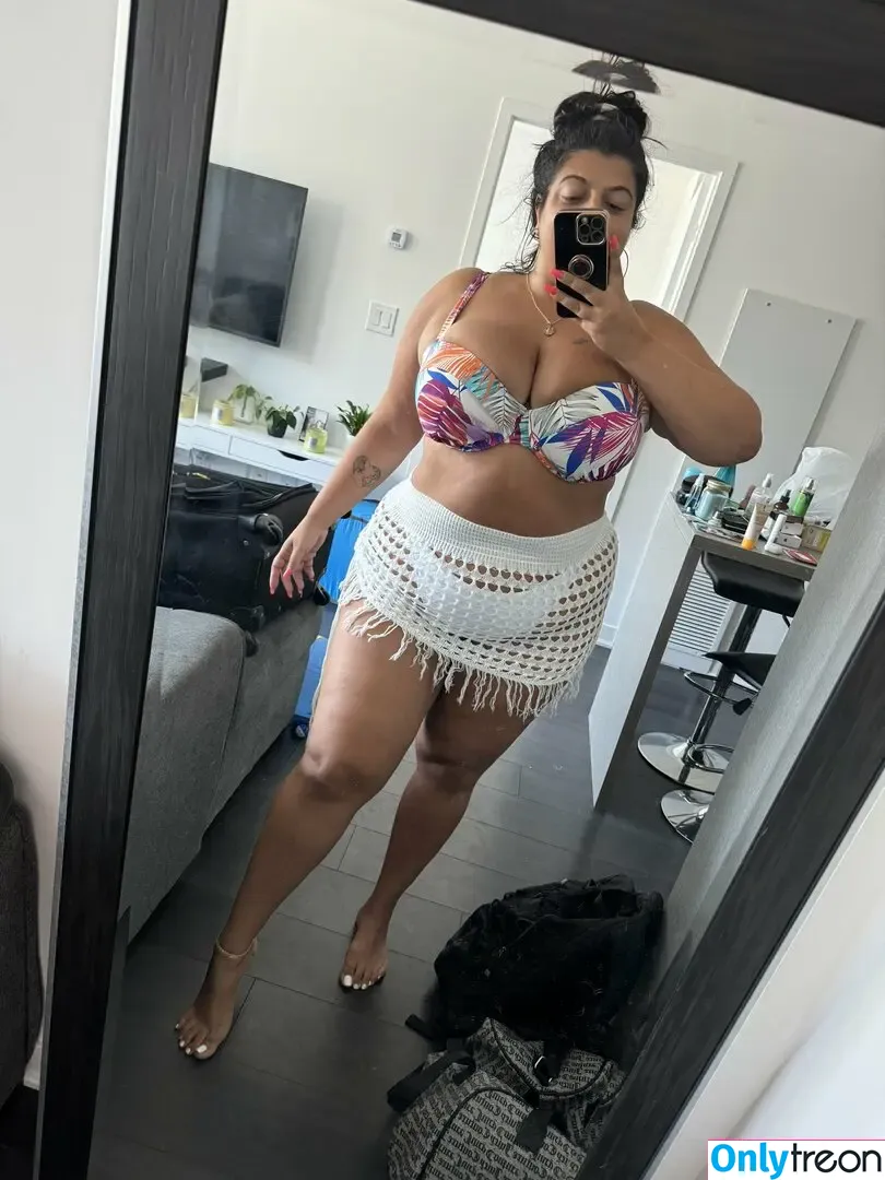 Calista Diamandis nude photo #0019 (GreekGoddess6ix / curvy.calista / greekgoddess416)