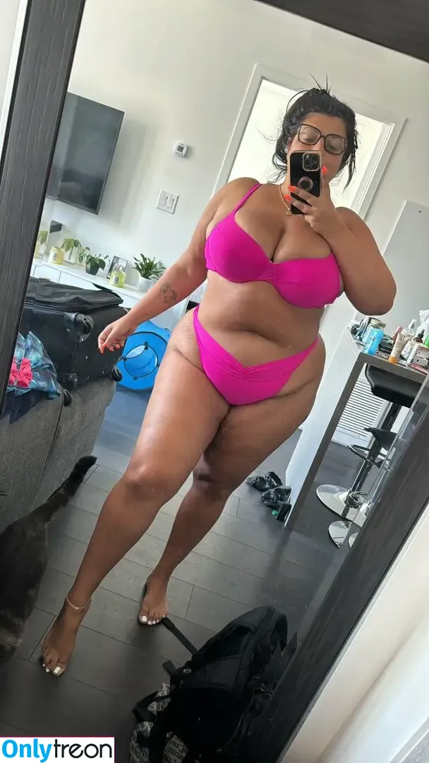 Calista Diamandis nude photo #0021 (GreekGoddess6ix / curvy.calista / greekgoddess416)