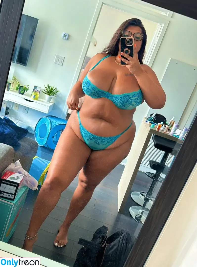 Calista Diamandis nude photo #0022 (GreekGoddess6ix / curvy.calista / greekgoddess416)