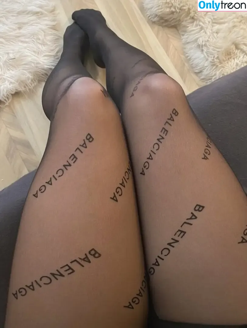 Call me Slo nude photo #0032 (callmesloo / callmeslooo / slobyme)