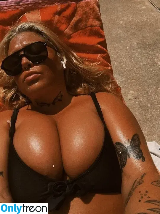 callherkittyyyy nude photo #0011 (kallherkittyy)