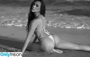 callmeacutiepiee / caitlynncolon nude photo #0009
