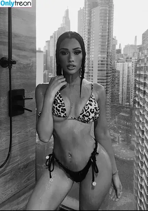 callmeacutiepiee / caitlynncolon nude photo #0010