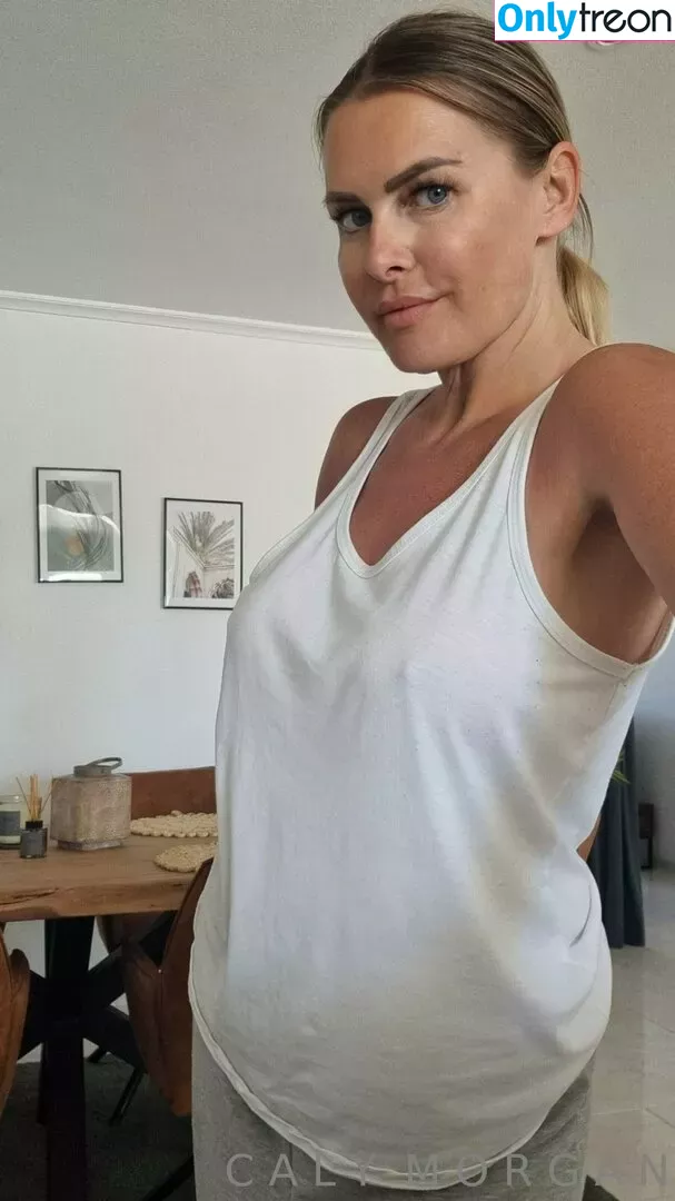 calymorgan голая photo #0096 (caly.morgan7)