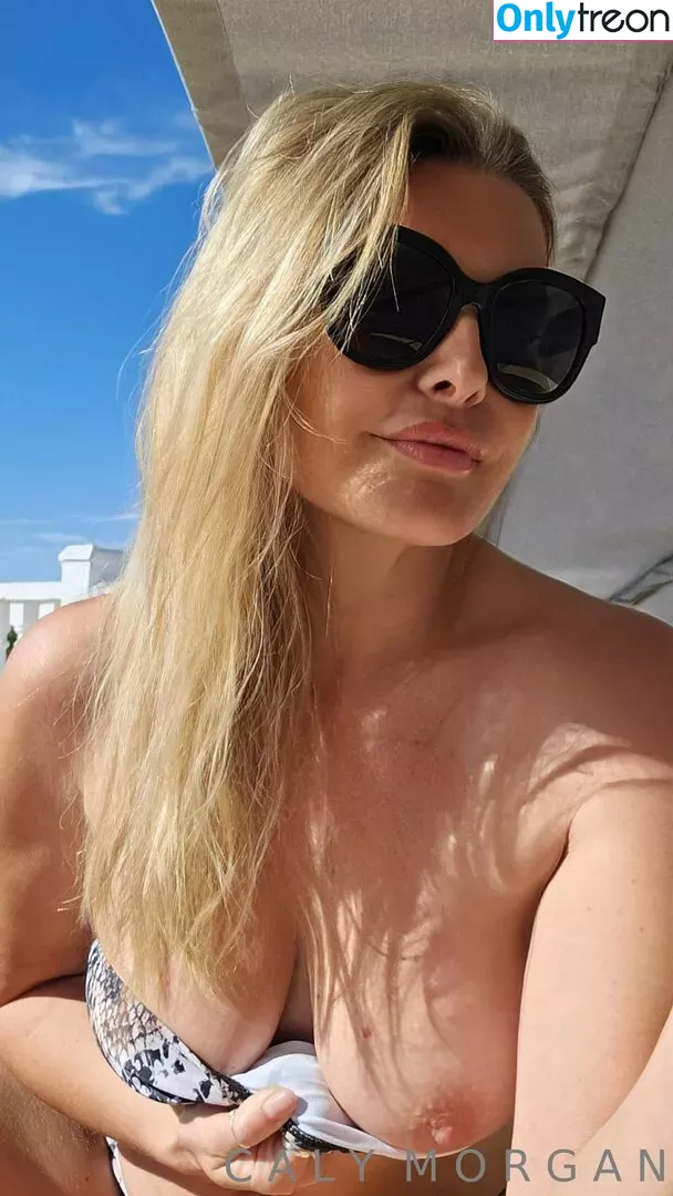 calymorgan голая photo #0105 (caly.morgan7)