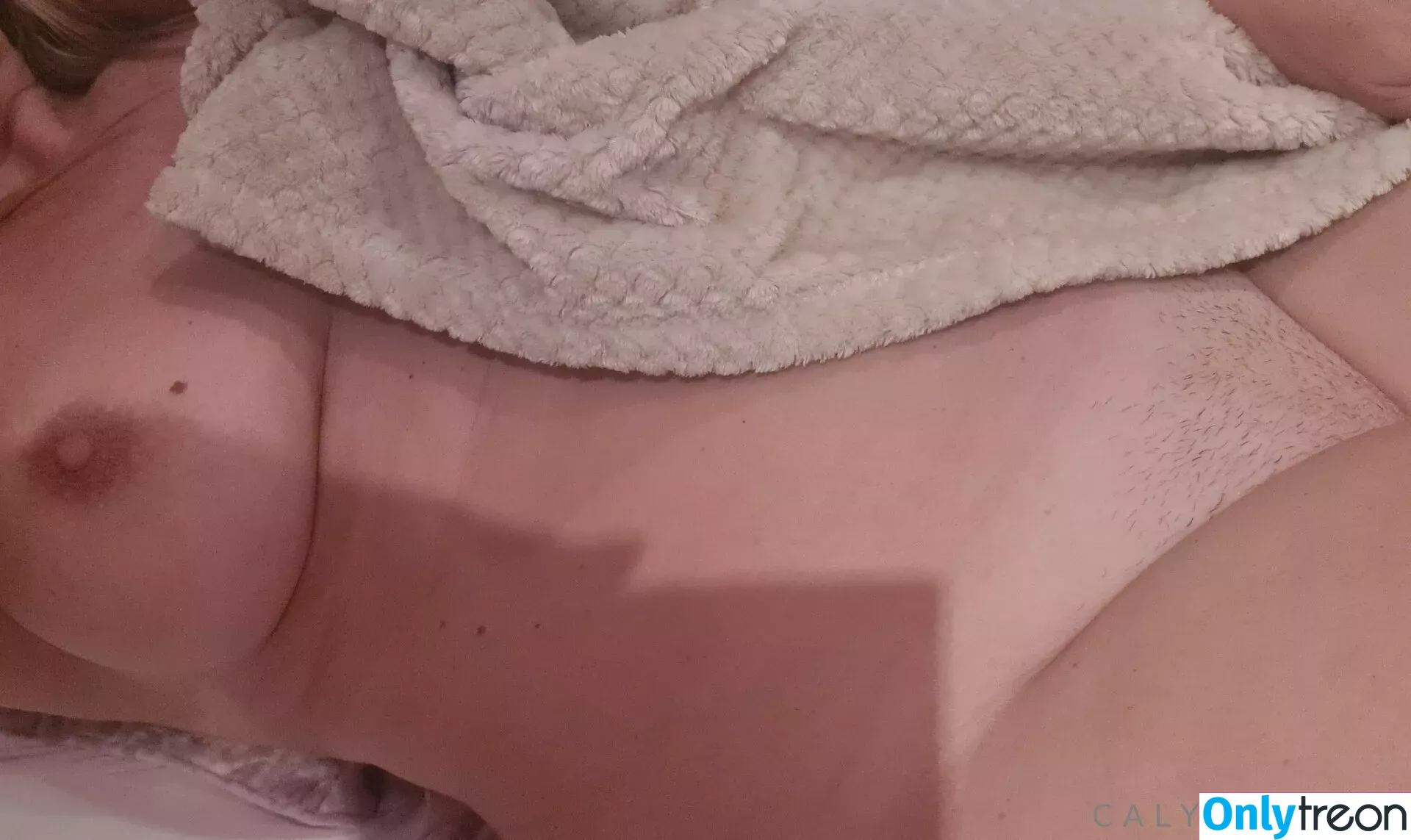 calymorgan голая photo #0192 (caly.morgan7)