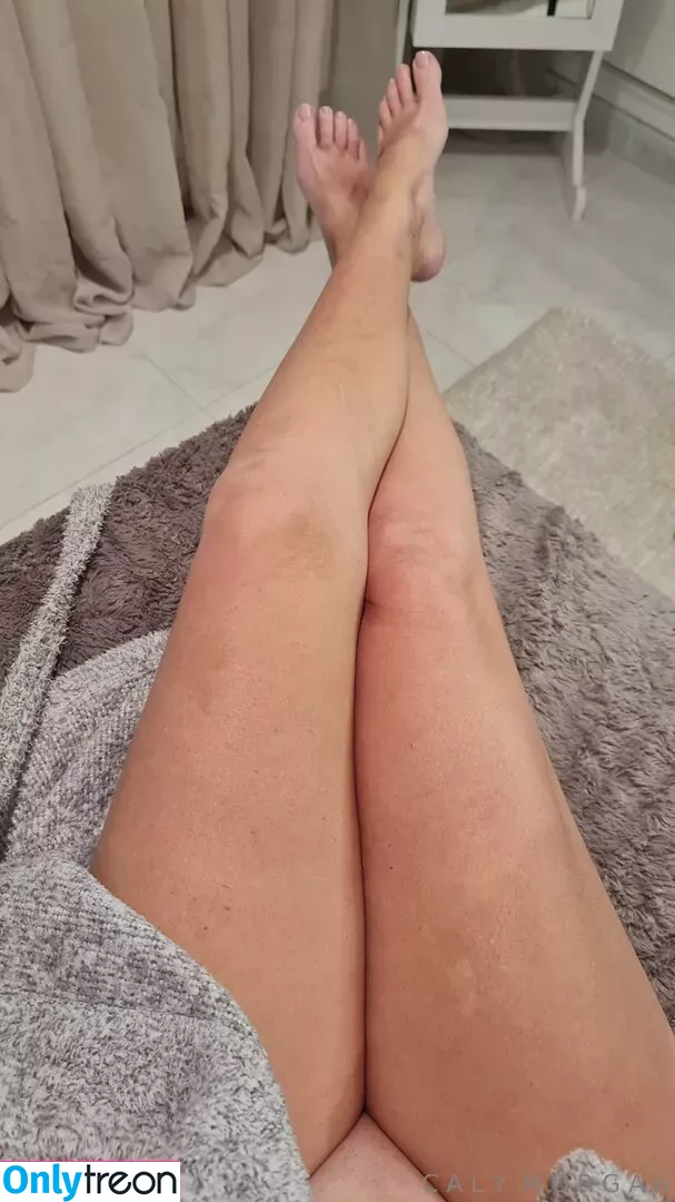 calymorgan голая photo #0213 (caly.morgan7)