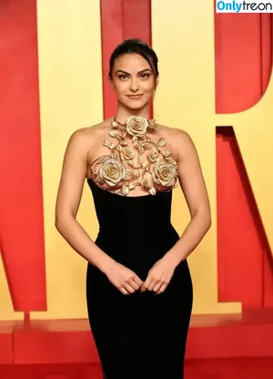 Camila Mendes / camimendes nude photo #0378