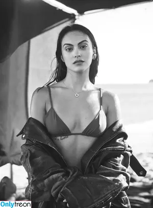 Camila Mendes / camimendes nude photo #0477