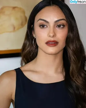 Camila Mendes / camimendes фото голая #0636