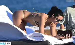 Camila Mendes / camimendes фото голая #0666